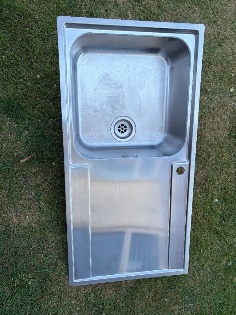 Stainless Steel Kitchen Sink and Drainer Unit