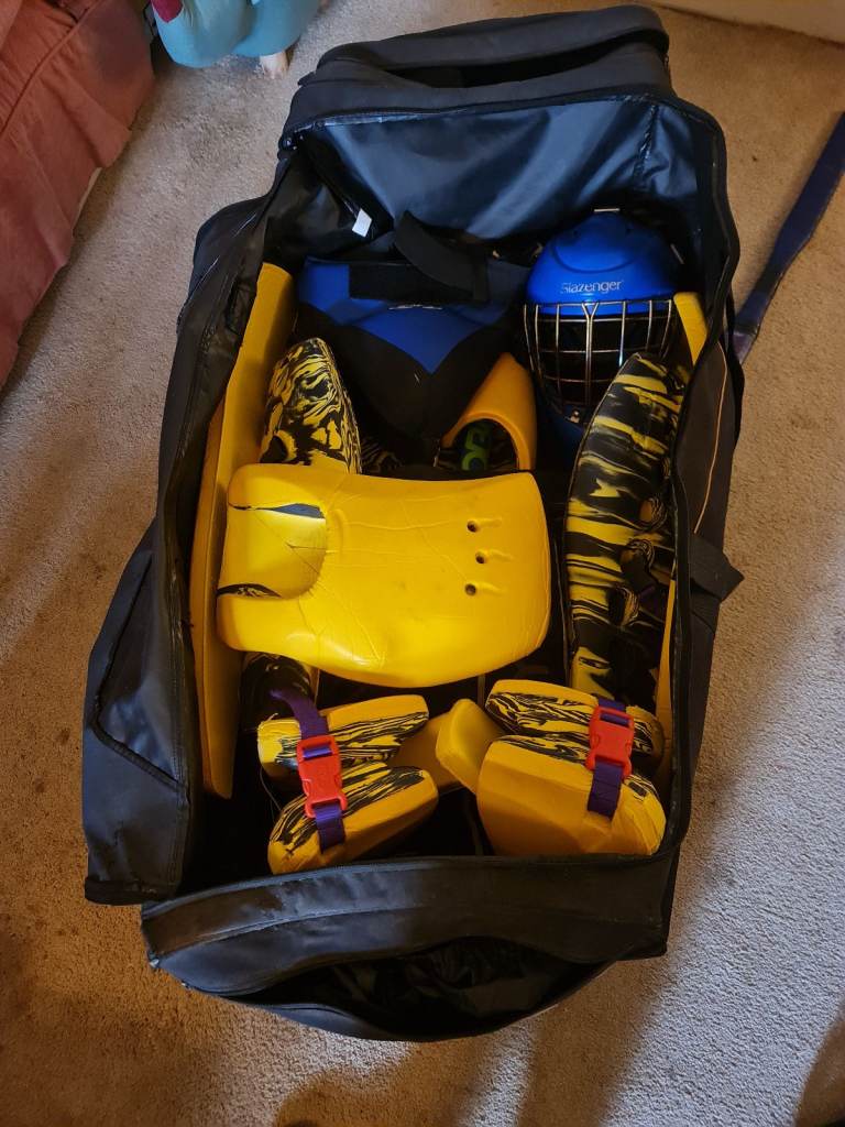 Full hockey goal keeper kit.