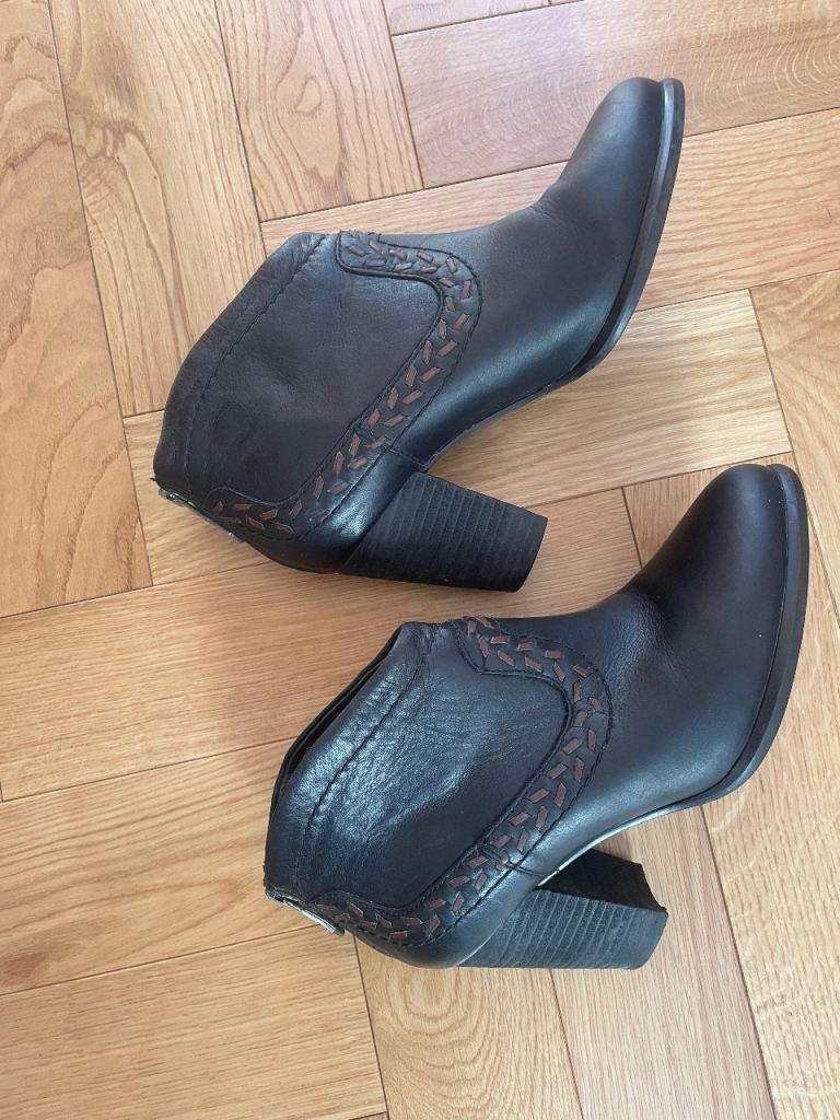 Leather Ugg boots