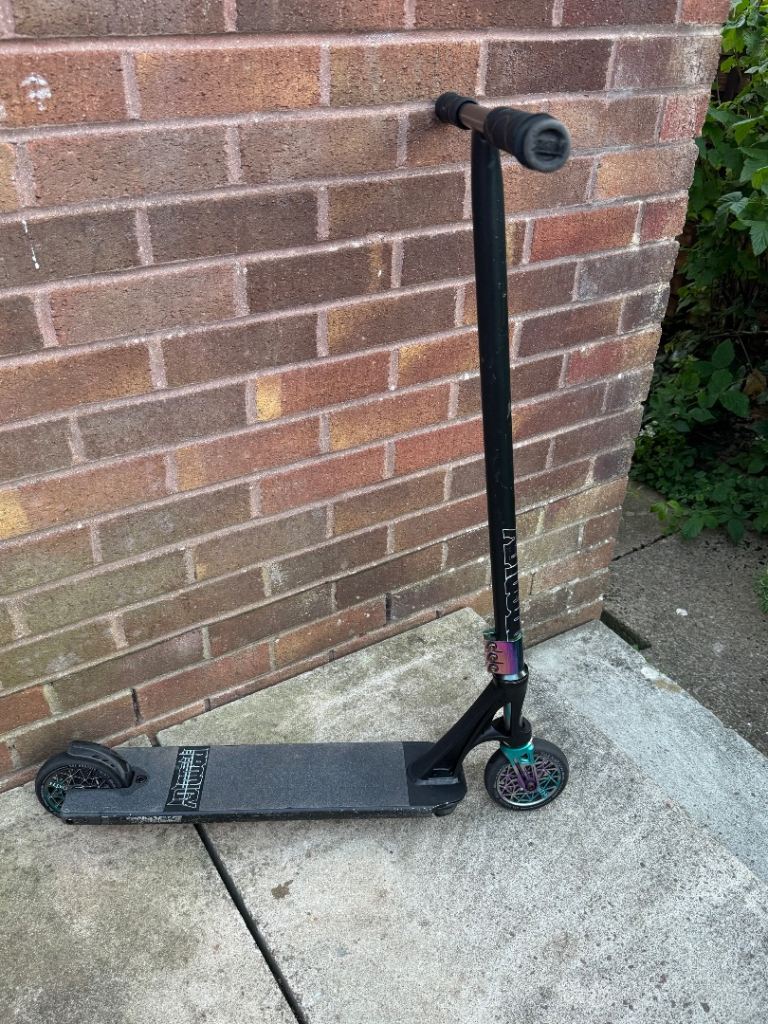 Blunt Envy Prodigy stunt scooter 