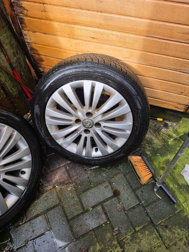 Corsa D sxi 16" alloys with new tyres