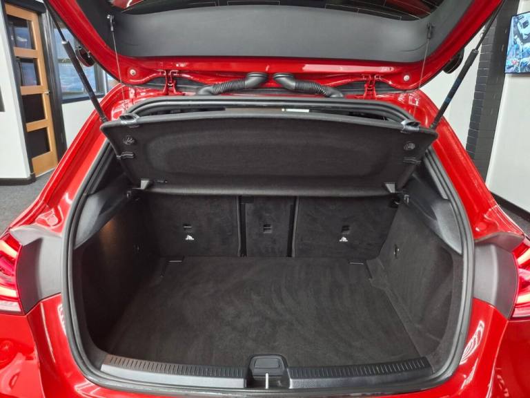 2019 Mercedes-Benz A-Class 2.0 A35 AMG (Premium Plus) Hatchback 5dr Petrol SpdS DCT 4MATIC Euro 6...