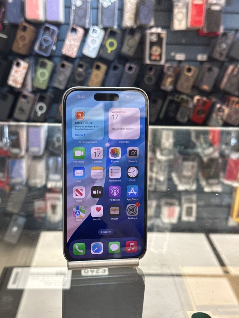 I phone 15 , 128 gb , unlocked , white 