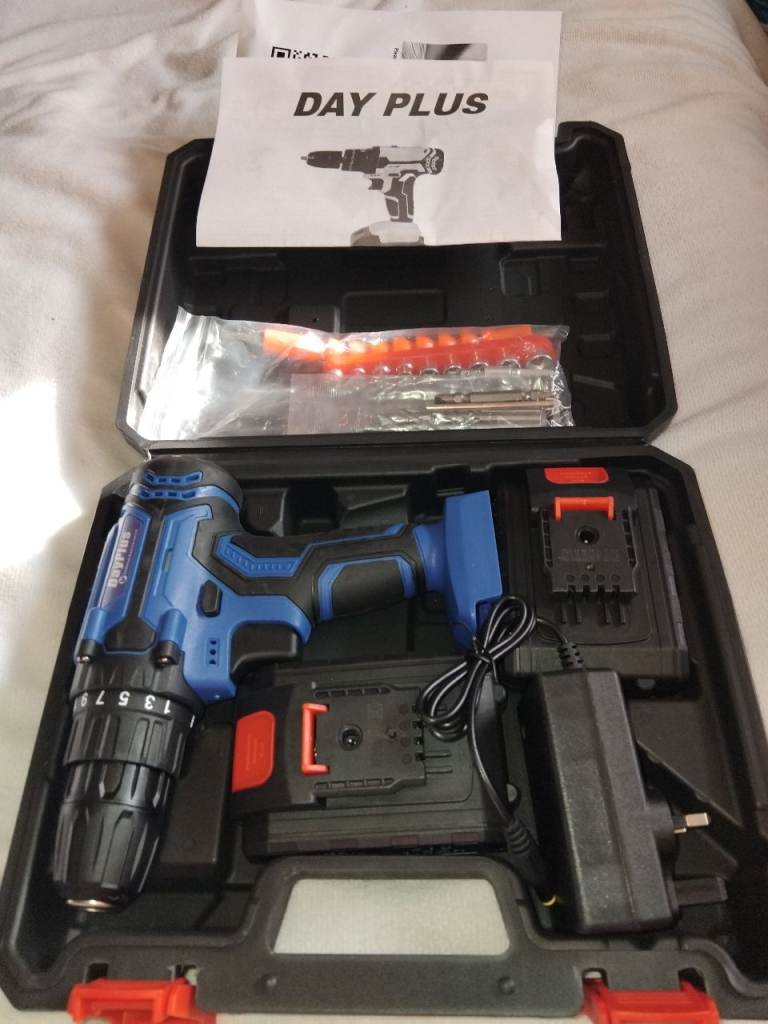 New 21v lithium drill/screwdriver with x2 batteries 