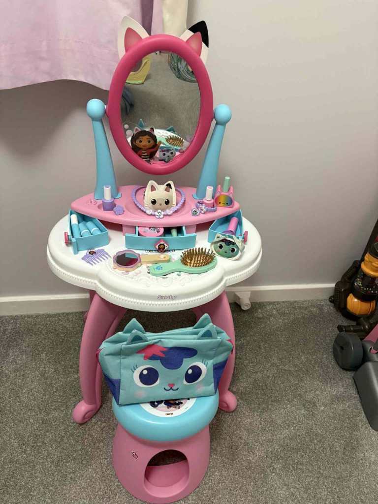 Gabby's Doll House Vanity Table