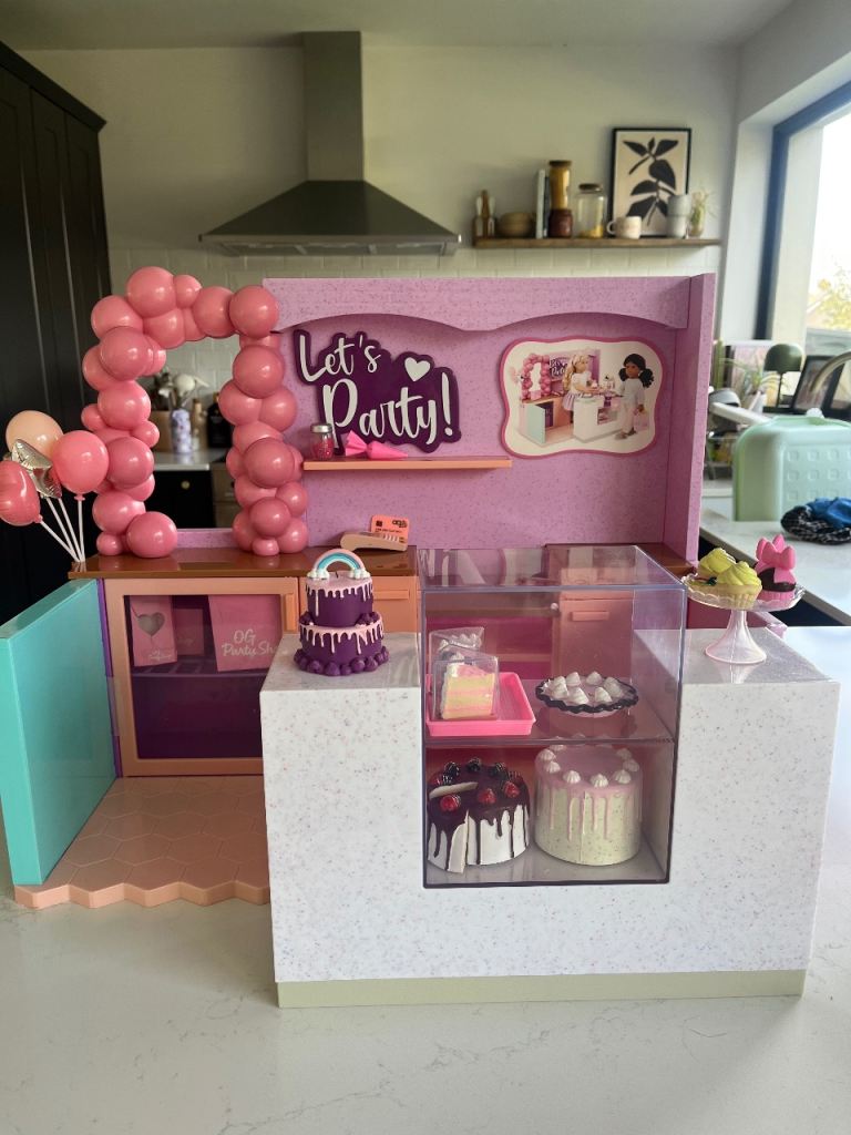 Our Generation Dolls Party Shop and Desk 