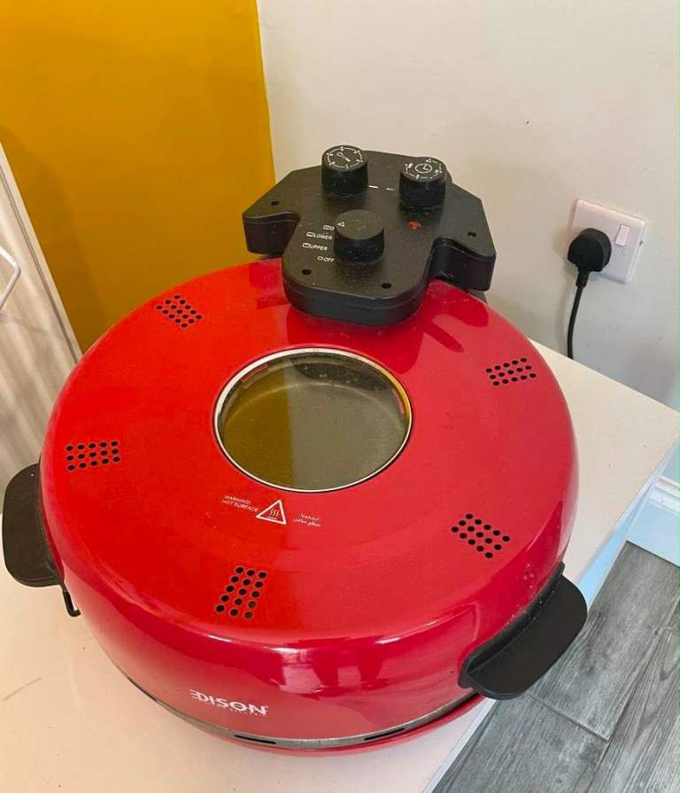 EDISON Red Pizza Oven - Good Condition