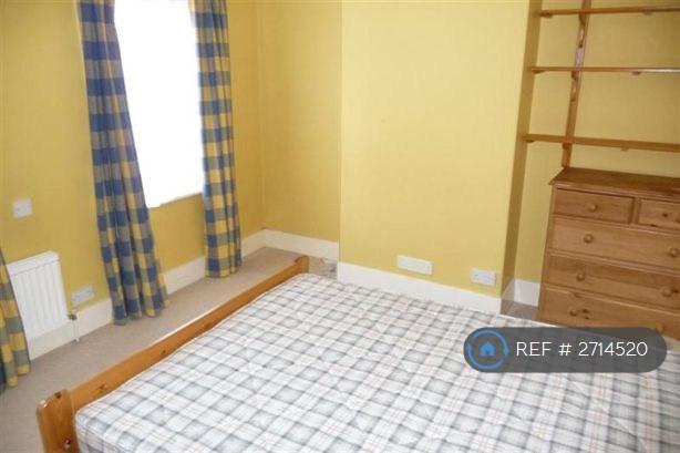 2 bedroom house in Kensington Road, Reading, RG30 (2 bed) (#2714520)