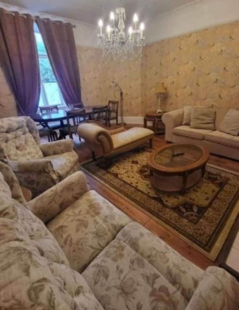 Private room to rent