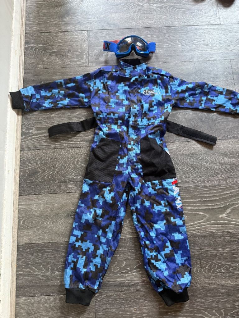 Kids zorax motor cross outfit with goggles like new in medium with goggles