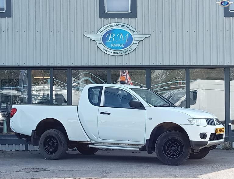 MITSUBISHI L200 2.5 DI-D 4Life White Manual Diesel 2012