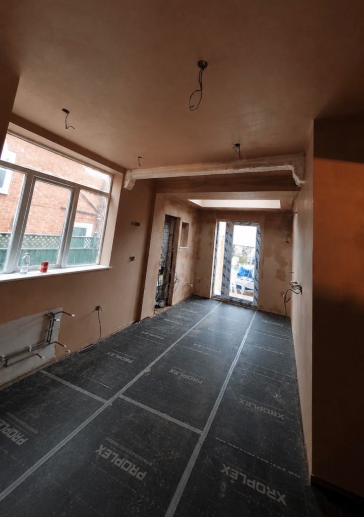EXPERIENCED PLASTERER 