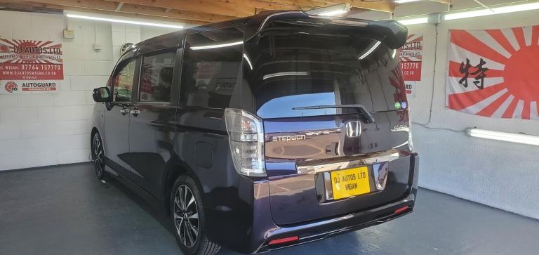 Honda stepwagon spada 2.0 automatic 8 seater fresh japanese import 2012