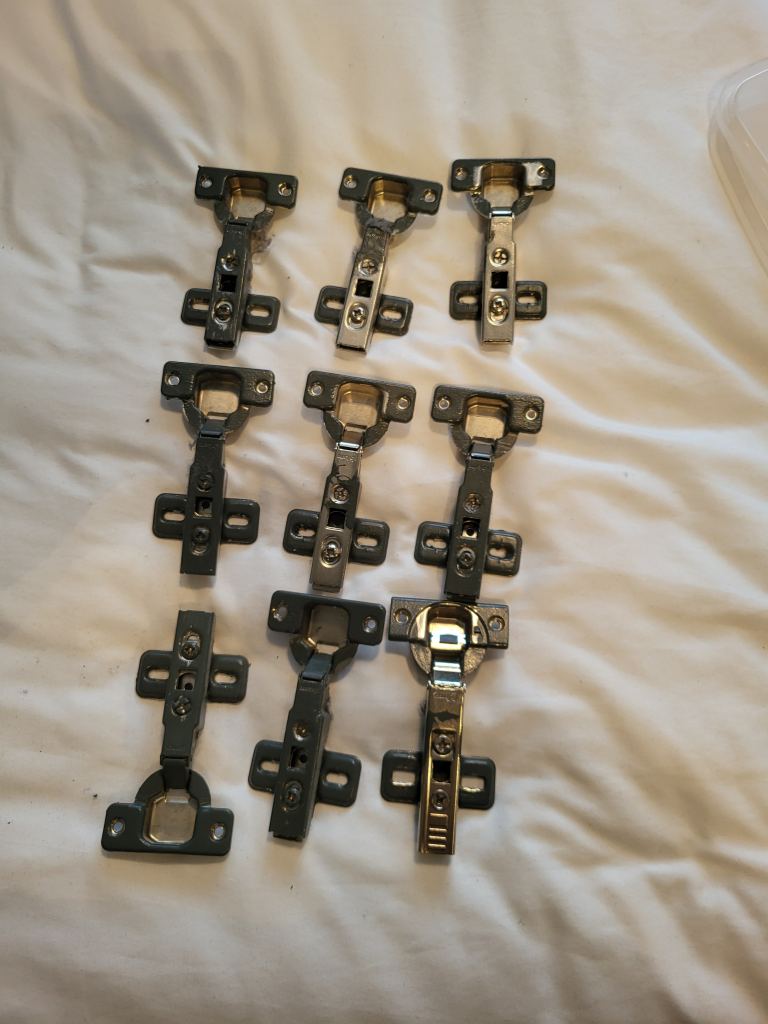 Wardrobe door hinges