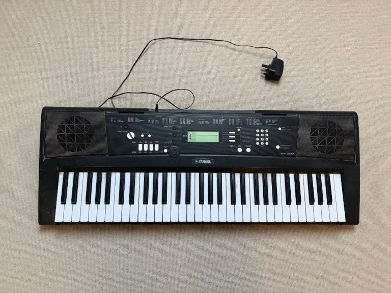 Yamaha electric keyboard
