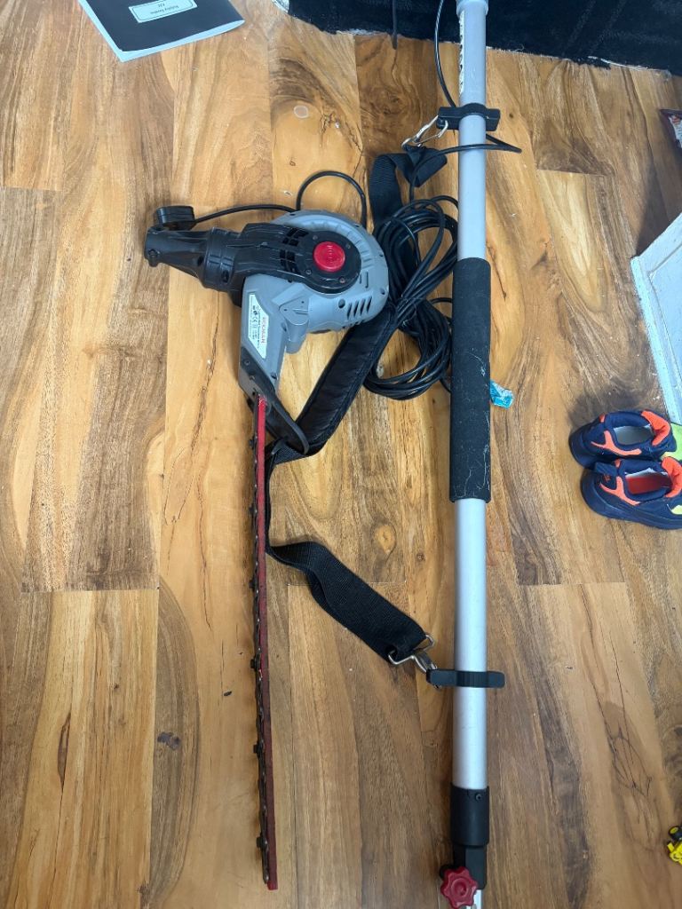Eckman telescopic hedge cutters 