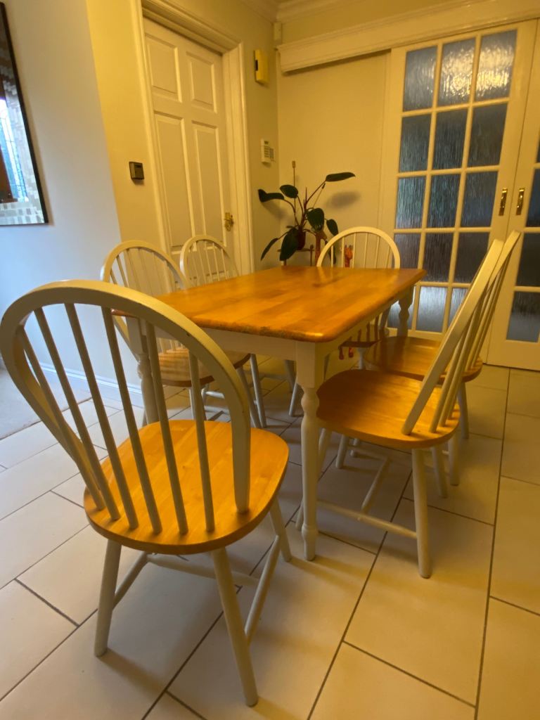 Kitchen Table and 6 Chairs