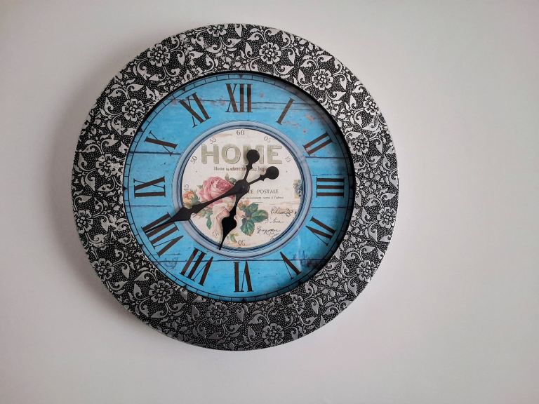 Lovely wall clock 