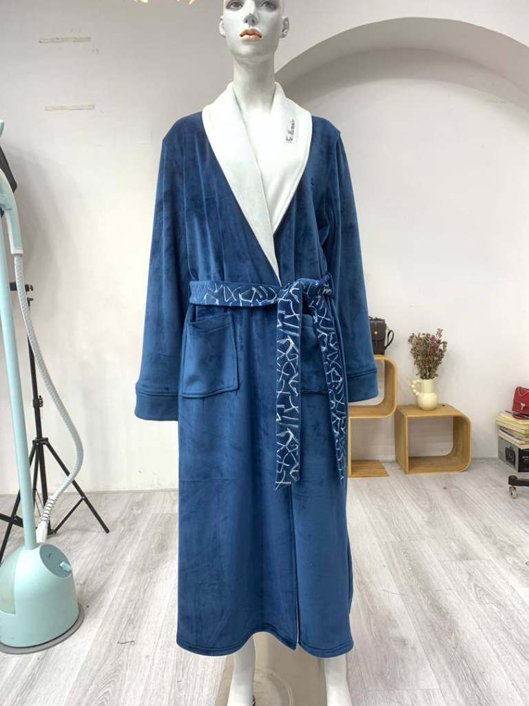 The Macrobian Luxury Bathrobe - Blue & White, New