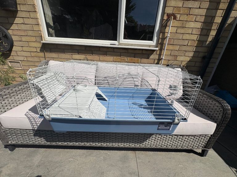 Indoor rabbit/ guinea pig cage 