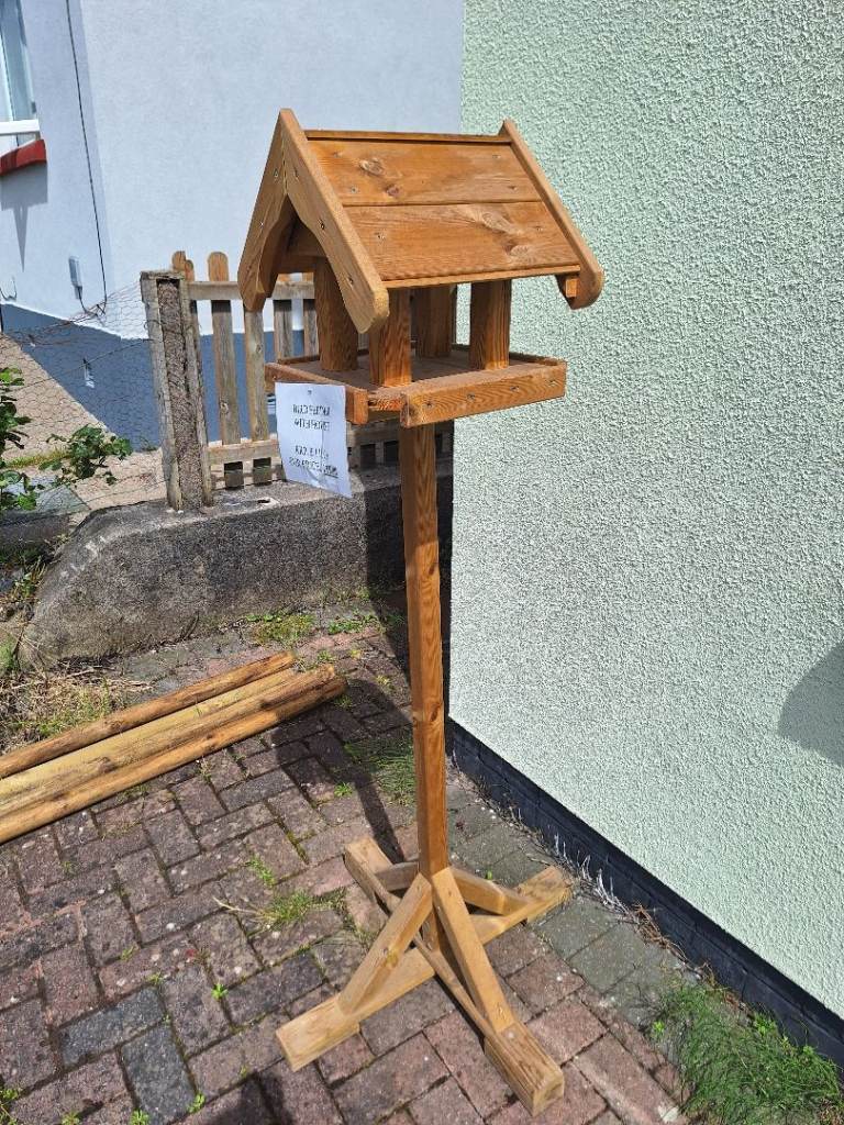 Bird Feeder With House 5.1FT/156CM (Brand New)