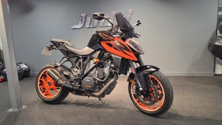 2019 KTM 1290 SUPER DUKE R