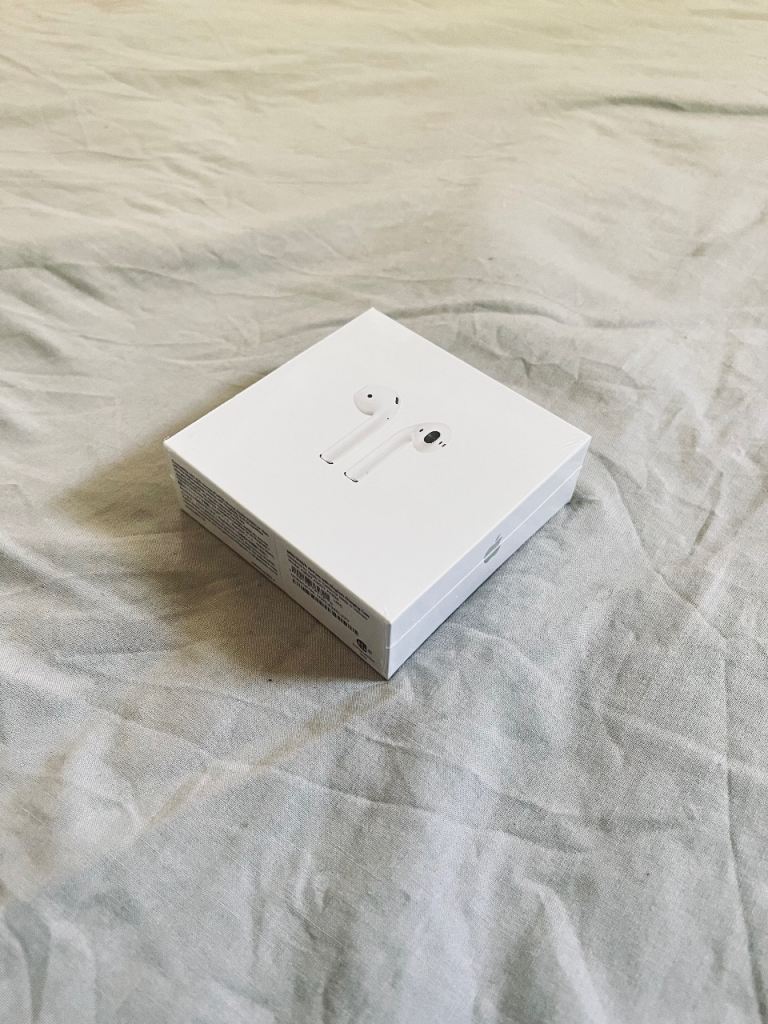Apple Airpods Gen 2’s Brand New