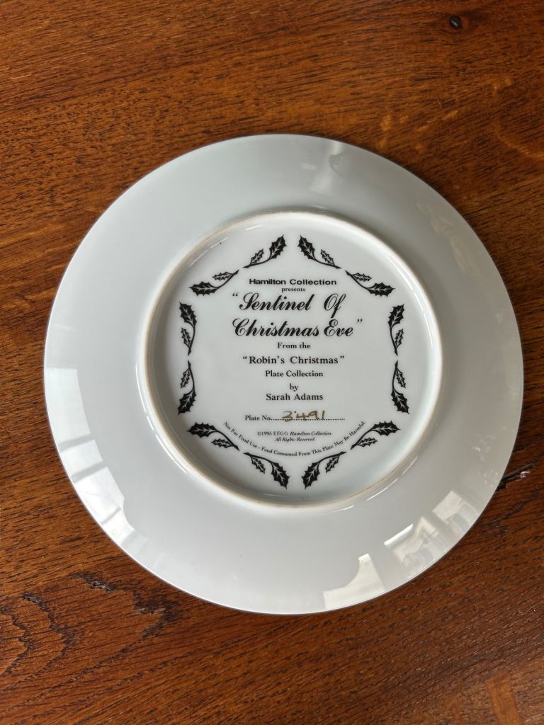 Set of 4 Christmas themed plates