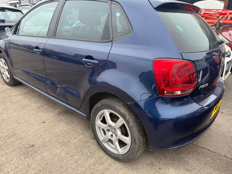 Breaking spare parts vw polo mk5 navy blue