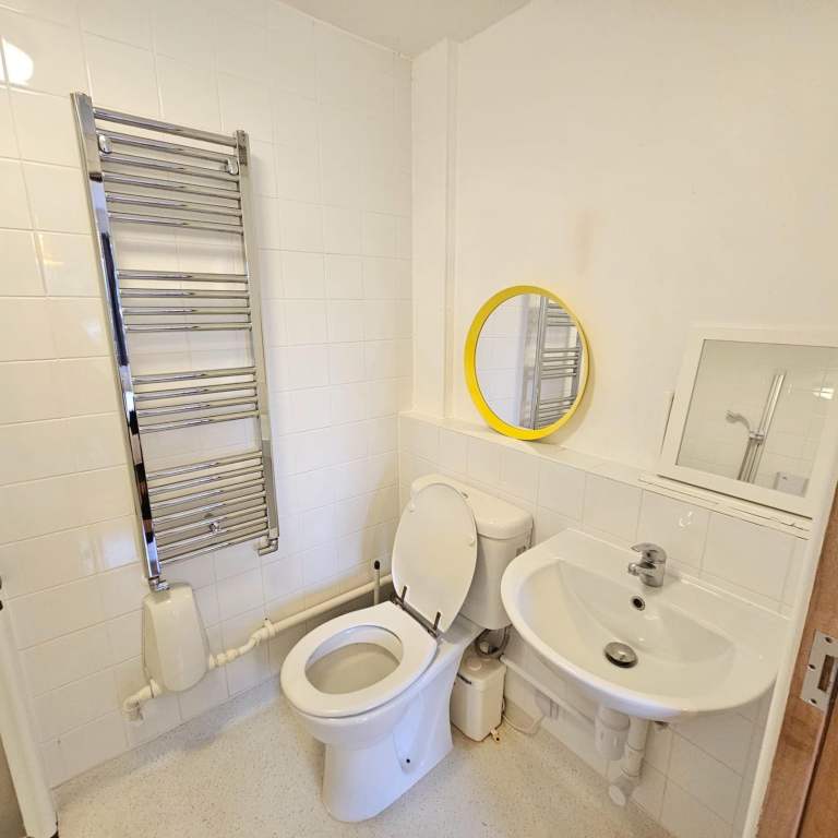 ✨ En-Suite Room Available in Camden – £1,325 PCM (All Bills Included!) ✨