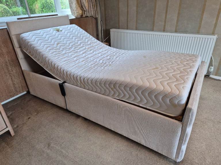 Adjustable Electric Single Bed with Mattress – Very Good Condition