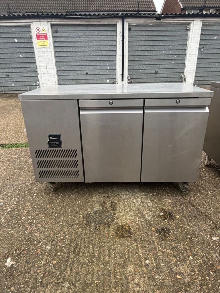 Commercial undercounter fridge 2 doors cafe shop restaurant 