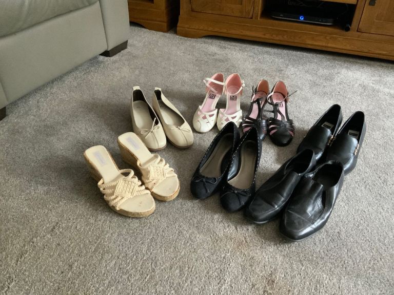 Ladies shoes size 6