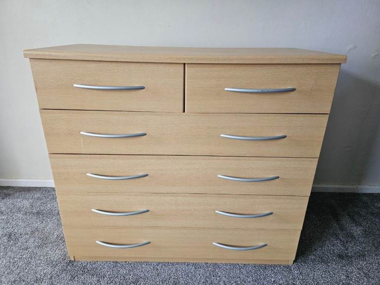 Chest of drawers