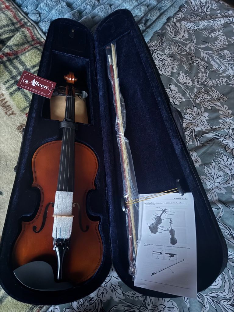 Half size violin 