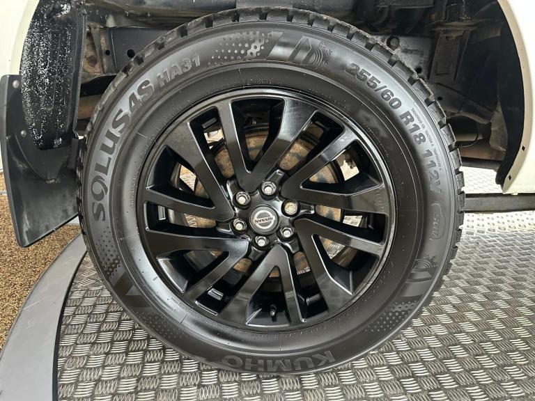 2018 Nissan Navara 2.3 dCi N-Guard Auto 4WD Euro 6 4dr PICK UP Diesel Automatic