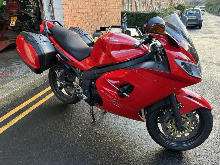 Triumph Sprint ST 1050