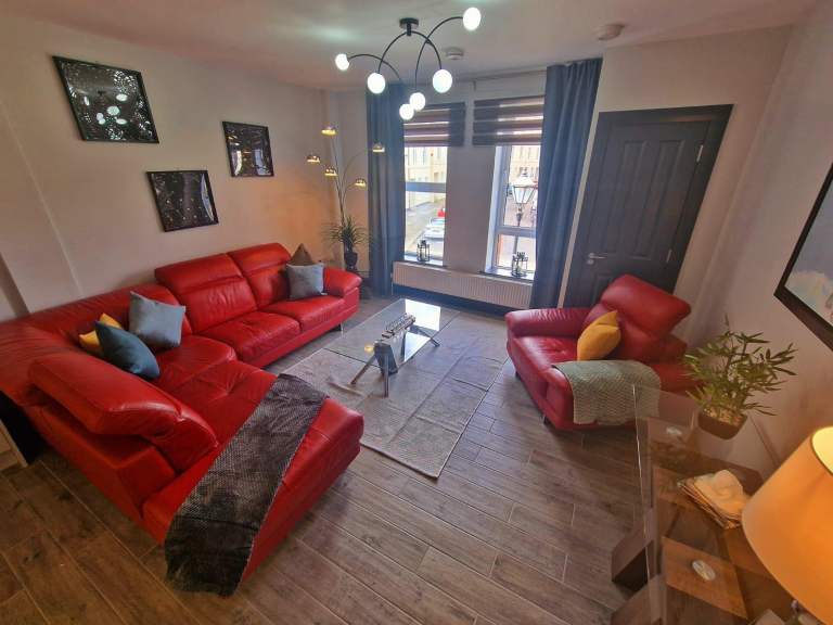 TOP END APARTMENT TO LET - QUEENS QUARTER