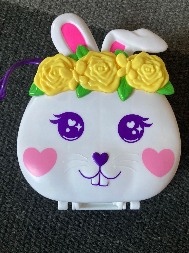 Polly pocket flower garden bunny