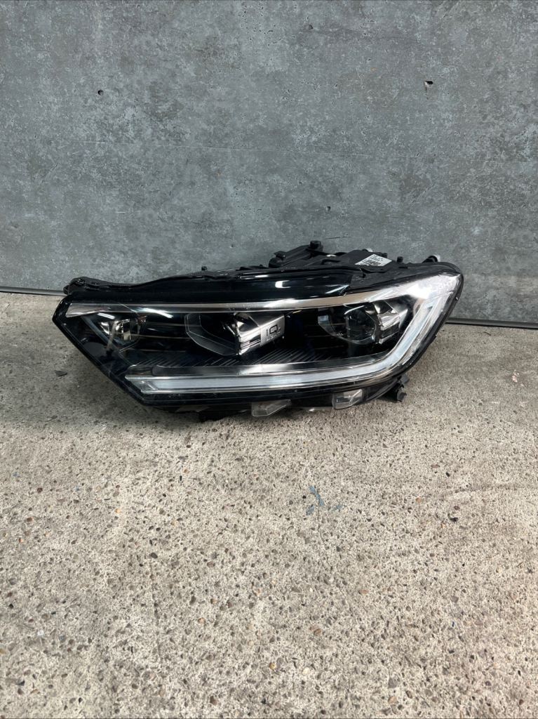 VW T- Roc passenger side iq headlight full led 2025 -2026 