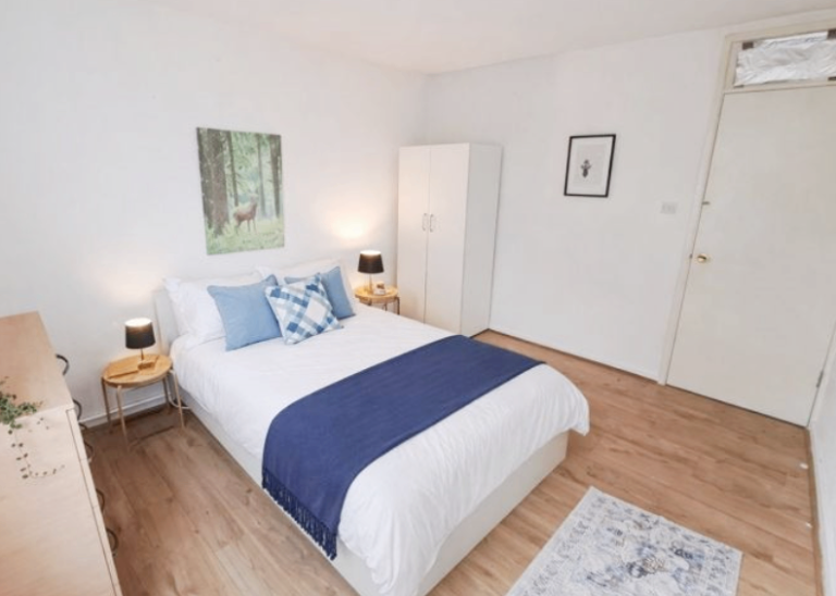 Spacious Room in Stratford £850/pm - Bills Inc | near West Ham Station!