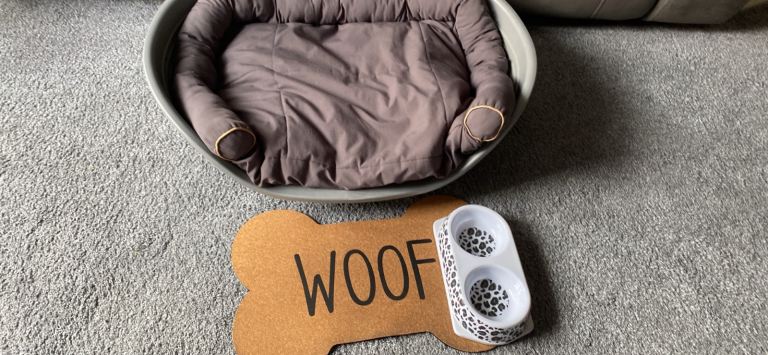 Dog bed x 2 bowl & mat 