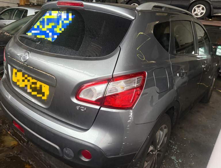 Breaking spare parts nissan qashqai grey silver