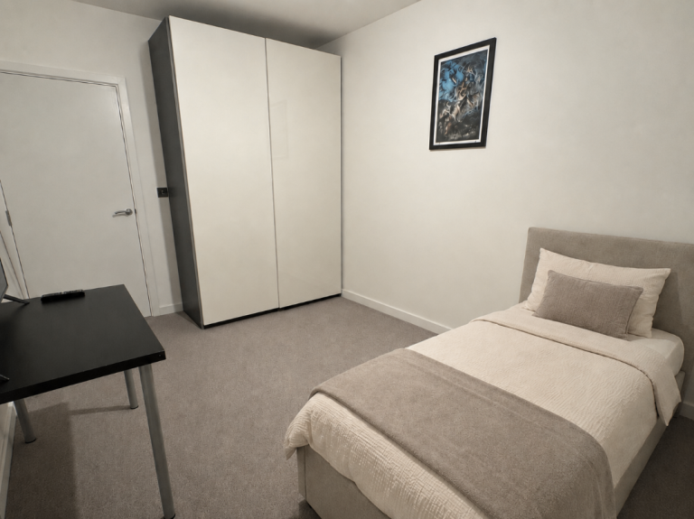 Flat Share Single Room Students and Professionals Welcome — Mill Hill East