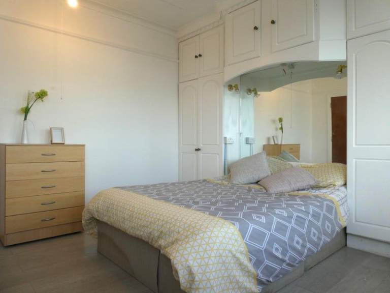 🌷Large Double Room Available for Single Occupancy📍Residential Area of Cricklewood!