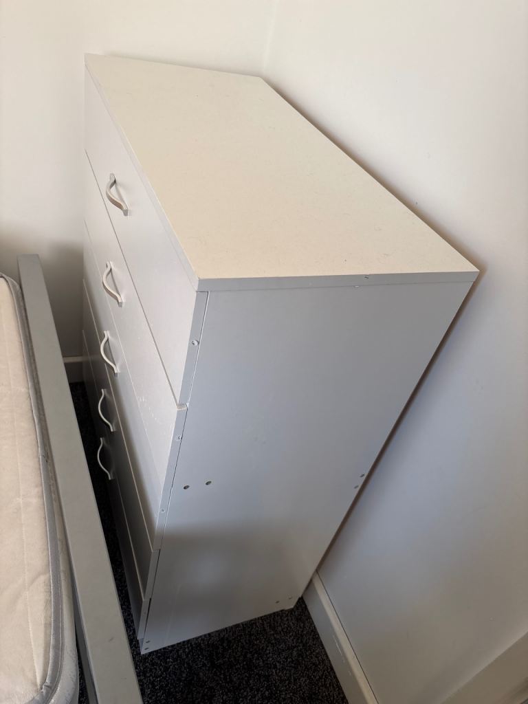 White chest drawer