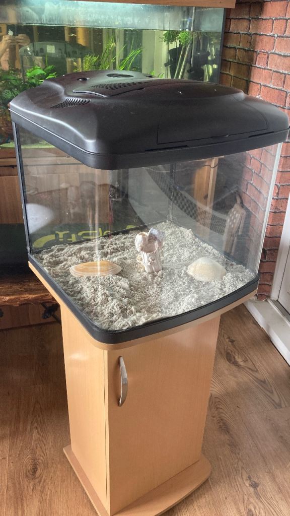 Aquarium Fish Tank with Stand – Good Condition