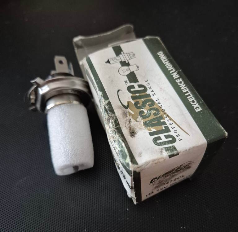Unused bulb Classic Professional H4 12V 60/55W P43T 472CL