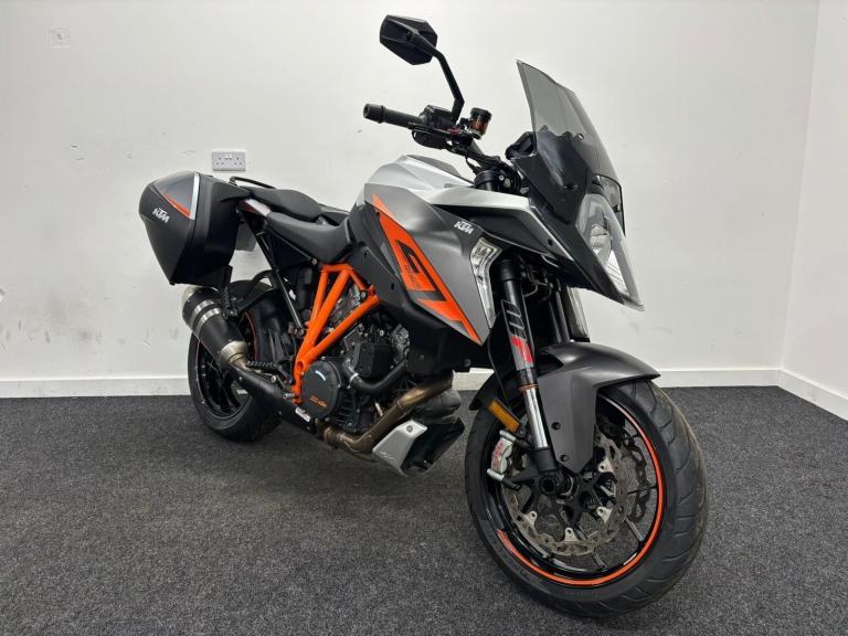 KTM 1290 SUPER DUKE GT ** BREMBOS - PANNIERS - RIDER MODES **