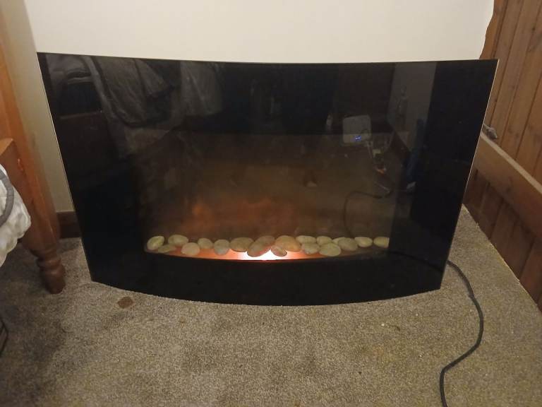 Fire effect convection heater